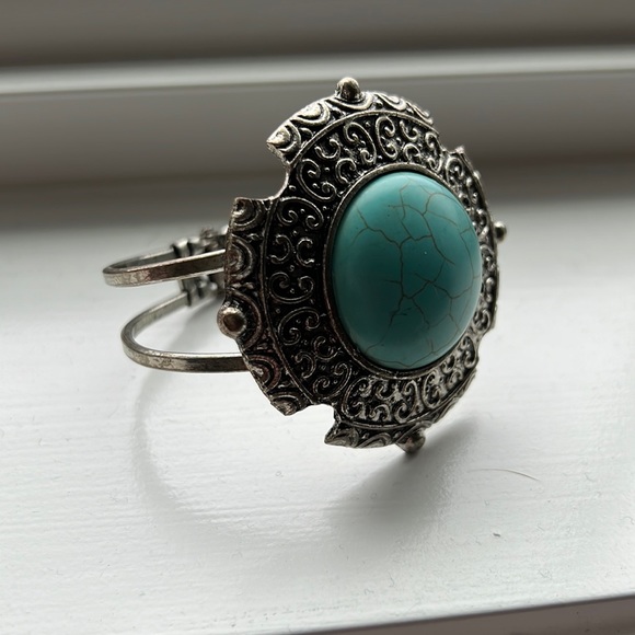 Bracelet - Picture 1 of 3